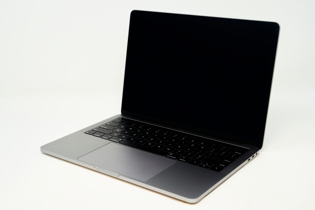MacBook Air M1（メモリ8GB）でLaravel開発はできる？現役エンジニアが答える
